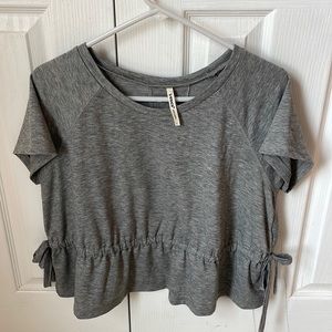 Grey cropped shirt